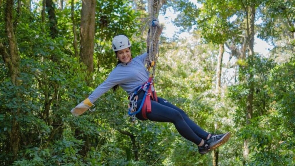 ziplining-in-costa-rica-guide-before-booking